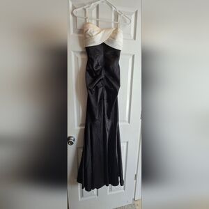 Two-Tone Black and Cream Strapless Evening Gown Strapless Suze 3/4